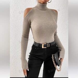SHEIN Privé Turtleneck Cold Shoulder Ribbed Knit Sweater Color Khaki Size L.